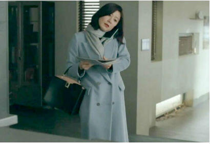 11 Gaya Fashion Mewah Kim Hee Ae Dalam Serial Drama Korea The World Of The Married