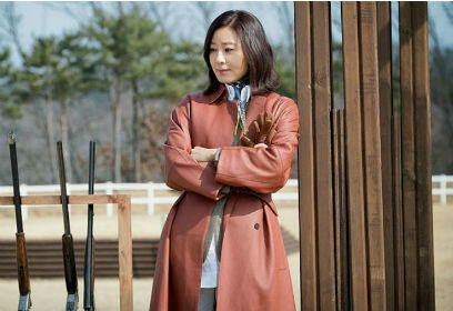 11 Gaya Fashion Mewah Kim Hee Ae Dalam Serial Drama Korea The World Of The Married