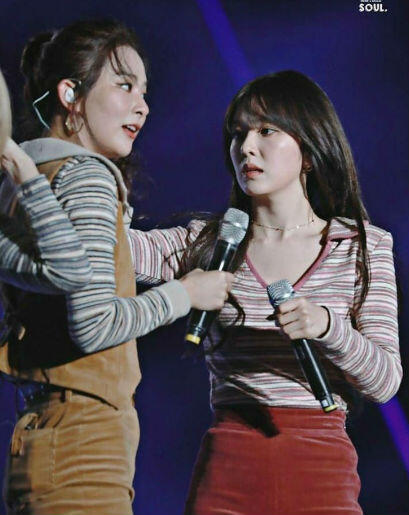 Friendship Goals! 9 Potret Keakraban Irene &amp; Seulgi ‘Red Velvet’