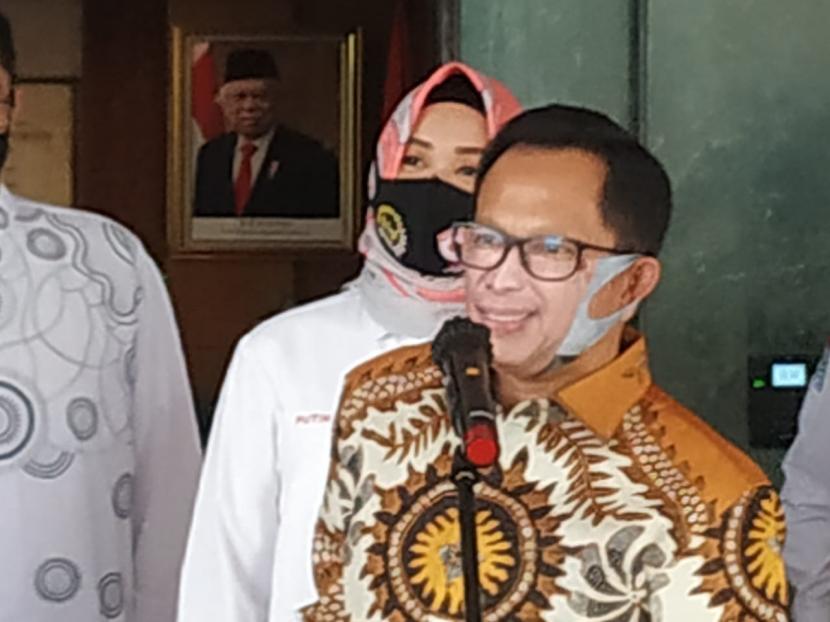 Super Unik! Menteri Jokowi Ini Pakai Masker Gambar Begini, Bakal Viral?