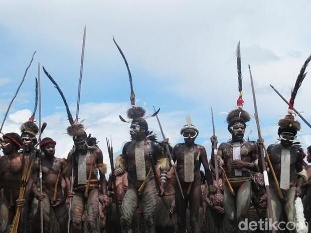 Mengenal Jenis Koteka, Penanda Kelas Sosial Suku Papua!