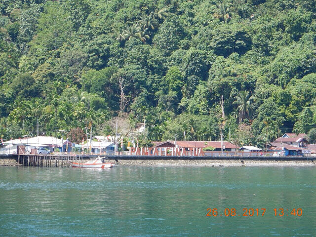 Ketika Keindahan Pantai Cina Tua Serui Papua Terabaikan, Apa yang Terjadi?