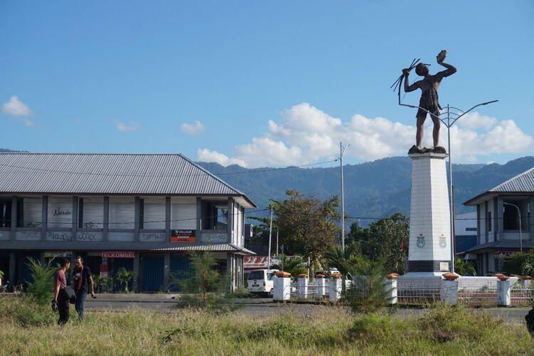 Ketika Keindahan Pantai Cina Tua Serui Papua Terabaikan, Apa yang Terjadi?