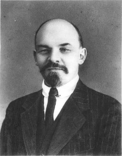 Vladimir Ilyich Ulyanov (Lenin), Revolusioner Bolshevik Pendiri Uni Soviet