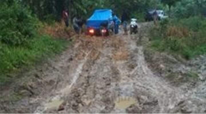 Menyedihkan, Potret Jalan di Cianjur Selatan Ini Bikin Kita Nyesek
