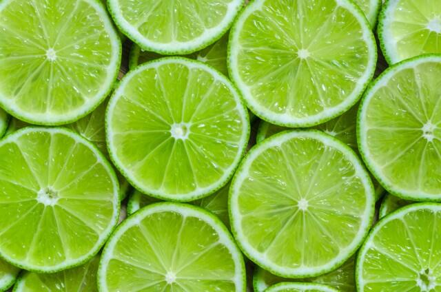 MANJURR.... Jeruk Nipis, Obat Alami untuk Glowingkan Wajah Kusam