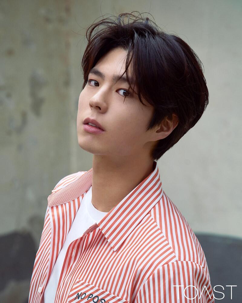 Park Bo Gum Daftar Wajib Militer ke Angkatan Laut