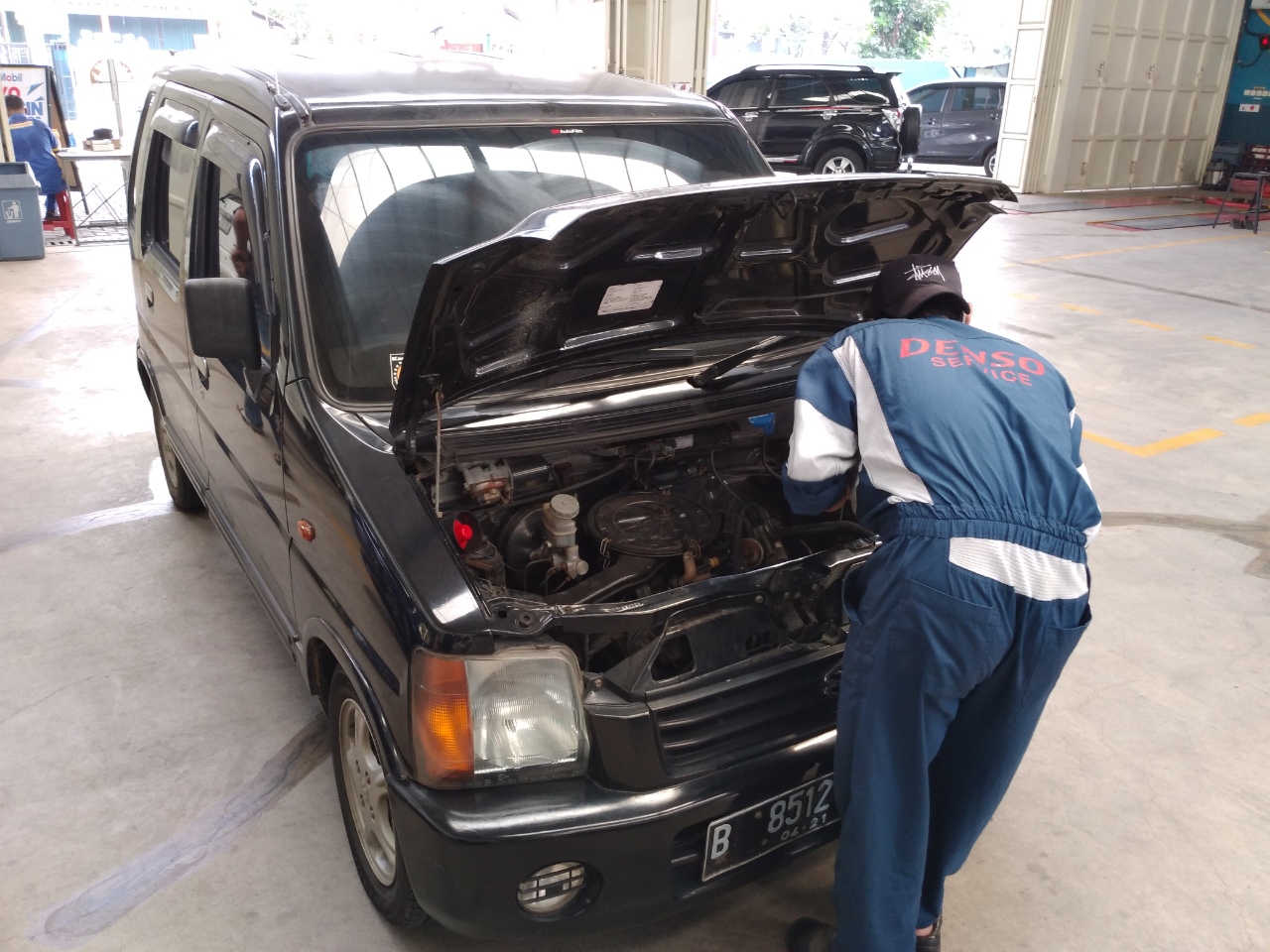 Berpikir Cerdas Demi Kuakitas Dan Ekonomis Perawatan AC Mobil