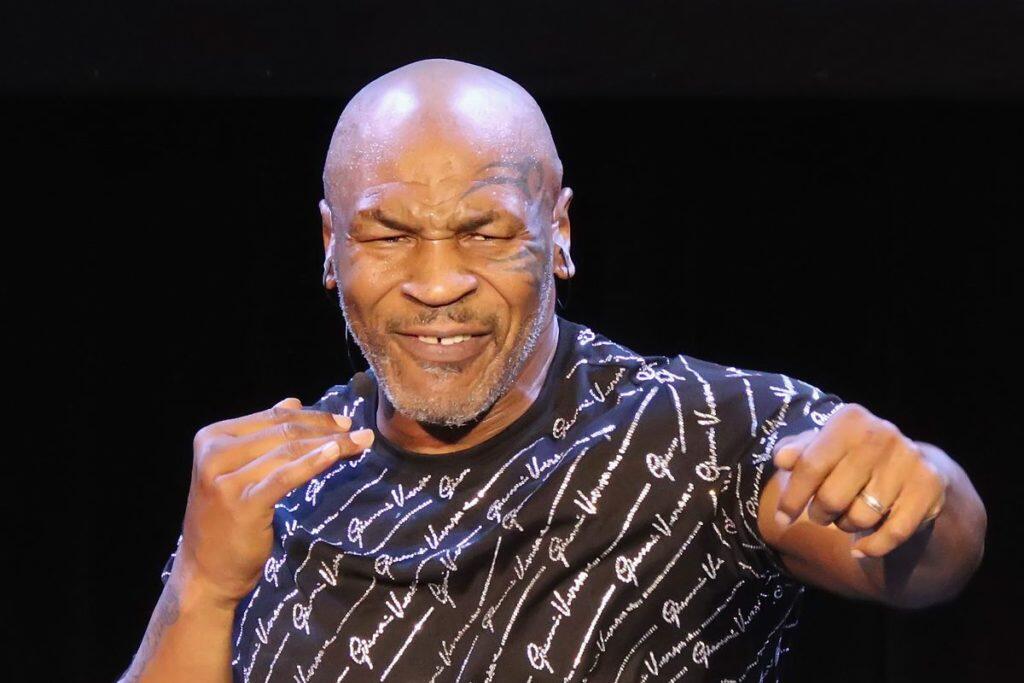 Nekat Tinju Lagi, Tyson Diramalkan Mati di atas Ring