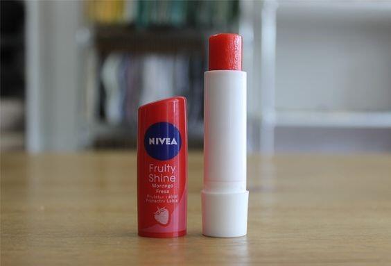 Keuntunagan yang Bisa Sista Dapatkan Saat Menggunakan Lip Balm Berwarna!