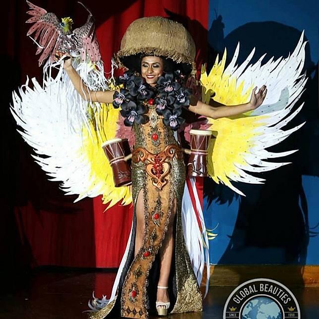 Bidadari dari Papua, Wow! No 3 Pernah Melenggang di New York Fashion Week Runway