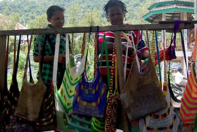 Keunikan Noken, Tas Serbaguna Dari Papua