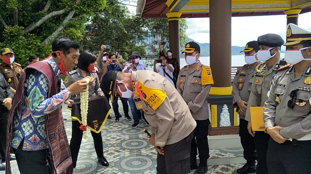 Kapolda Sumut Disambut Hangat Tiba di Samosir “Negri Kepingan Surga”