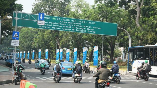 Anies Atur Ganjil Genap Selama PSBB Transisi, Ferdinand: Pemikiran Somplak Terbalik!