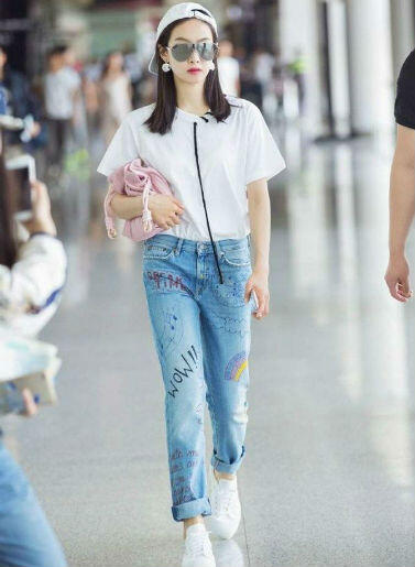 10 OOTD Chic Ala Victoria Song, Mantan Leader F(X) Yang Kian Ciamik