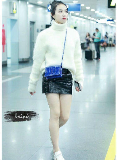 10 OOTD Chic Ala Victoria Song, Mantan Leader F(X) Yang Kian Ciamik