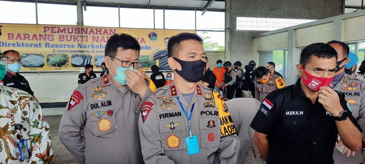 Polisi Tewas Setelah Tabrak Truk, Kapolda Jambi Sampaikan Bela Sungkawa