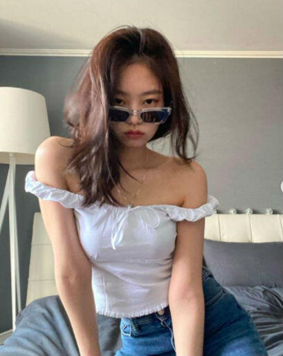 10 Gaya Aduhai Jennie BLACKPINK Yang Bikin Heboh Di Instagram