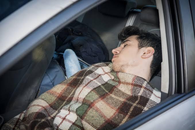 Suka Tidur Di Dalam Mobil ? Lebih Baik Berhenti, Dari Pada Mati Konyol