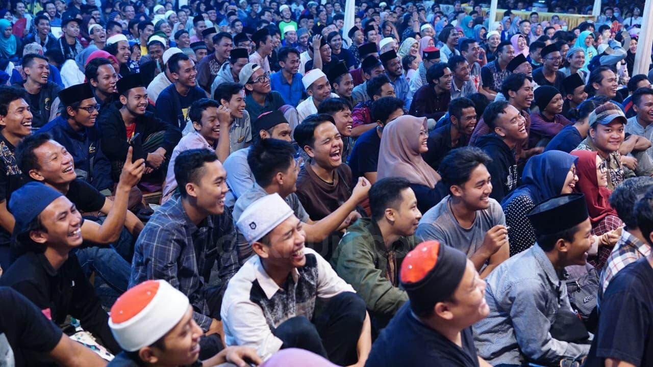 Mengenal &quot;Maiyah&quot; Gagasan dari Emha Ainun Nadjib (Cak Nun)