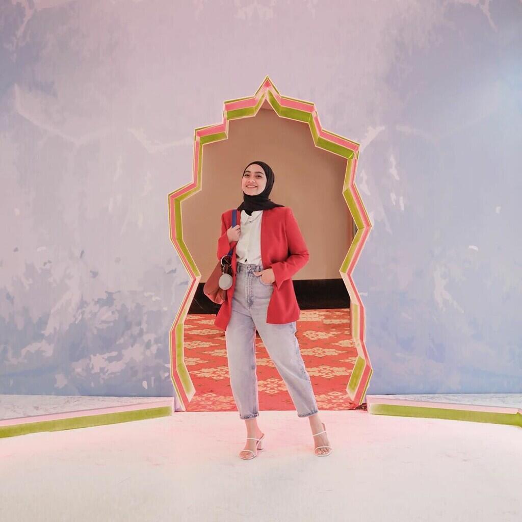 Style Hijab Casual untuk Traveling, Dijamin Gak Ribet!
