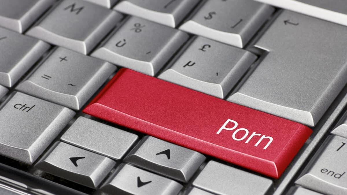 Bagaimana Membicarakan Kebiasaan Nonton Porno yang Dimiliki Pasangan?