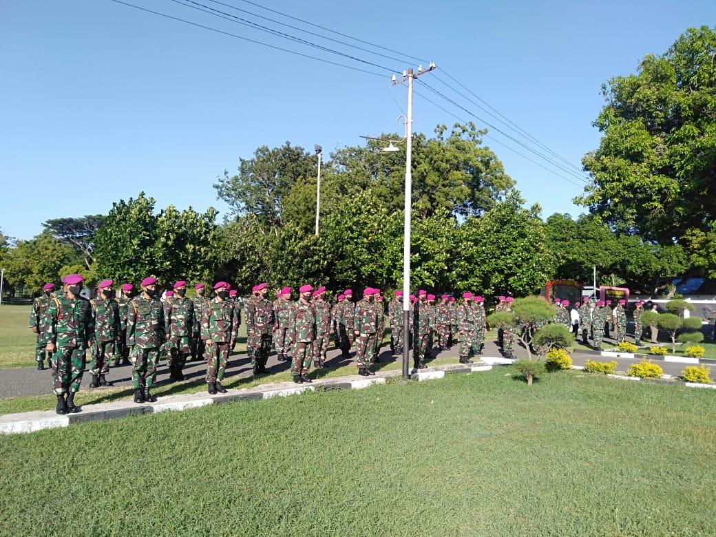 Komandan Puslatpurmar 5 Baluran Pimpin langsung Apel Pagi