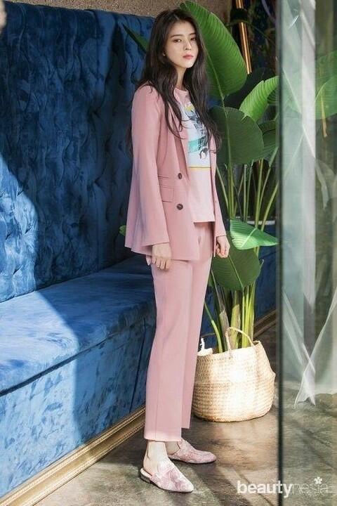 PELAKOR MODIS!!! 7 OOTD Keren Han So Hee, Sang Pelakor Di A World Of Married Couple.