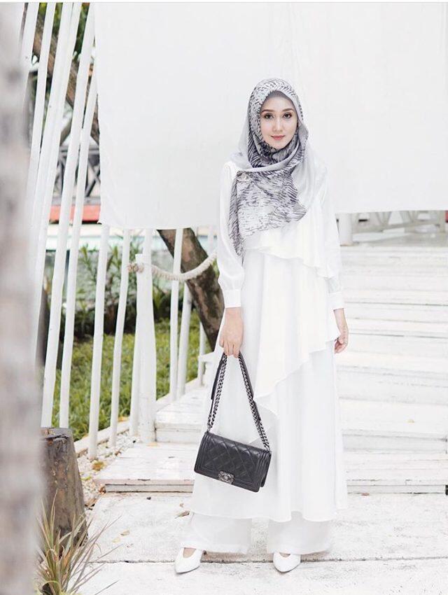 NGGAK MAU TERLIHAT TUA? Berikut 5 Tips Memilih Motif Kerudung &amp; Cara Padu- Padannya 