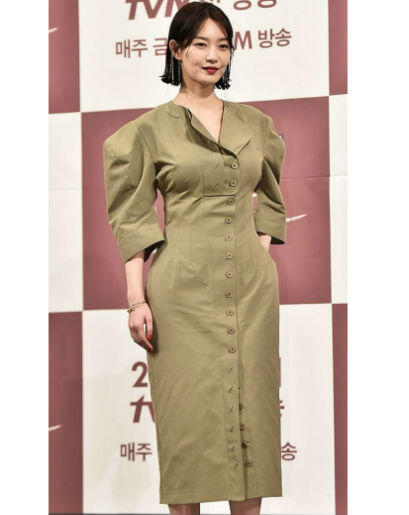 Intip Gaya Effortless A La Shin Min Ah, Tetap Keren!