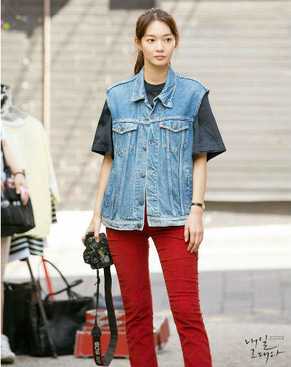 Intip Gaya Effortless A La Shin Min Ah, Tetap Keren!