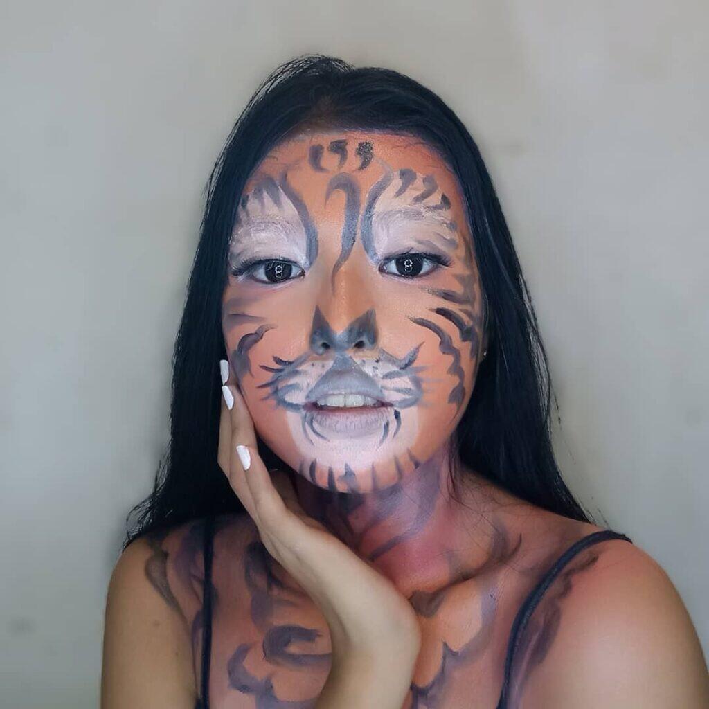 Tak Hanya Wanita Dewasa, Anak-anak Pun Ahli Di Dunia Makeup!