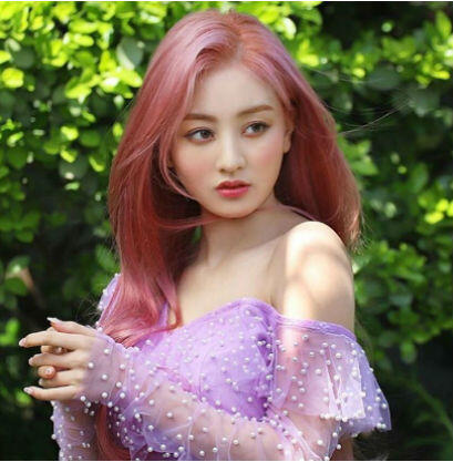 Penampilan 7 Leader Girlband Ini Bikin Penggemar Nggak Fokus