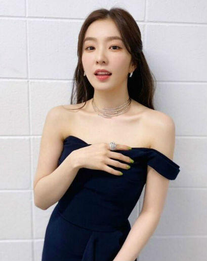 Penampilan 7 Leader Girlband Ini Bikin Penggemar Nggak Fokus
