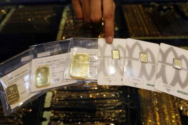 Harga Emas Antam Kembali Turun Rp7.000 per Gram