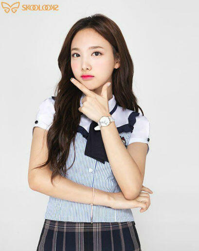 9 Pesona Nayeon TWICE Pakai Seragam Sekolah, Cute Overload!