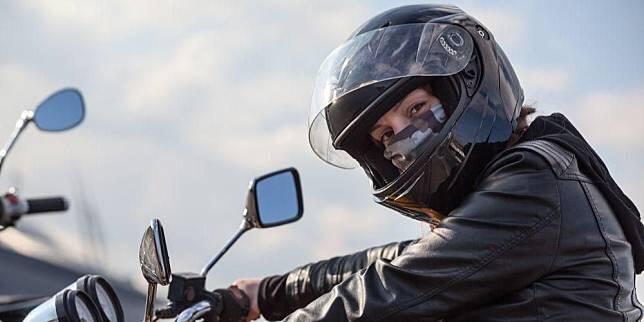 Ini Akibat Fatal Jika Pemotor Salah Pilih Masker Untuk Berkendara