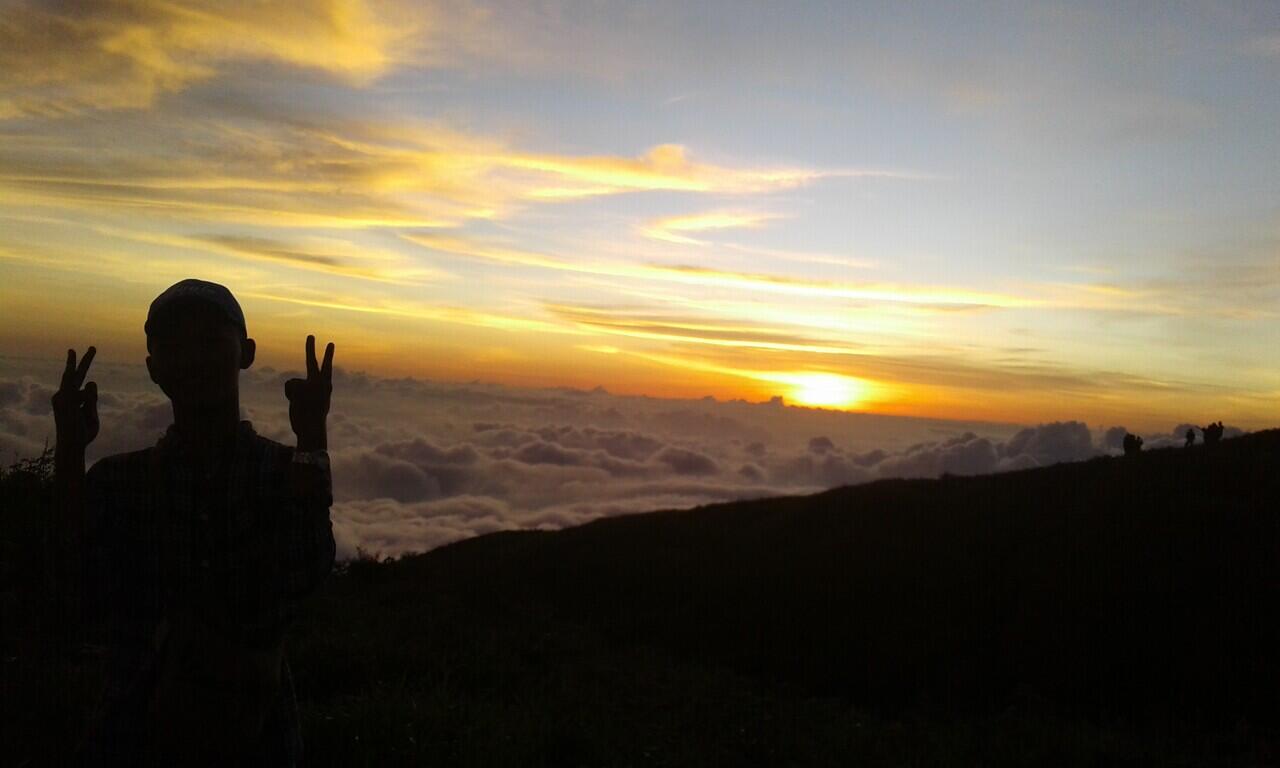 PERSAHABATAN AKU DIA,GUNUNG MERBABU