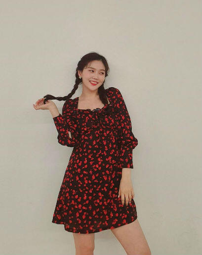 9 Ide Mix & Match Outfit Ala Hyojung OH MY GIRL, Trendy Banget!
