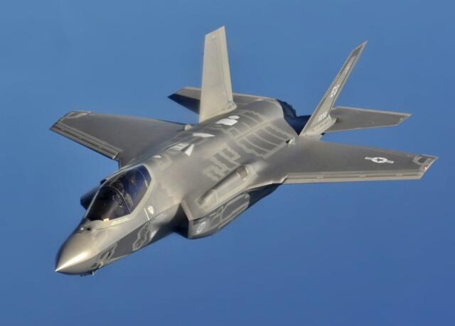 Ini Perempuan Pertama Terbangkan Jet Siluman F-35 AS Dalam Pertempuran