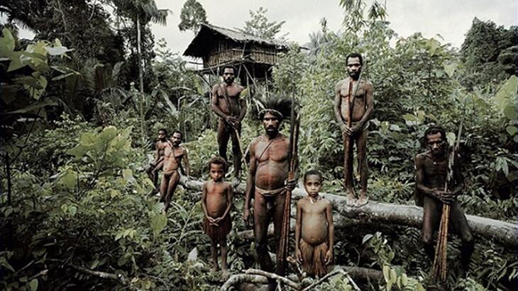 Mengenal Suku Korowai di Papua, Nikmatnya Tidur di Rumah Pohon 50 Meter