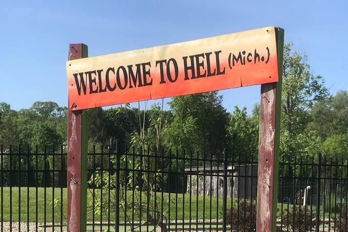 Tempat Tempat Dengan Nama Paling Nyeleneh