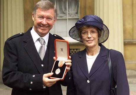 Cathy Holding, Ia Yang Selalu Setia Dan Menjadi Cinta Sejati Sir Alex Ferguson