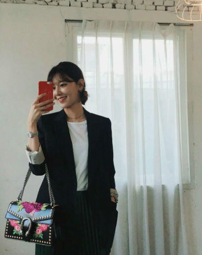 8 Inspirasi Outfit Ala Sooyoung SNSD, Dijamin Bikin Kamu Bak Fashionista!