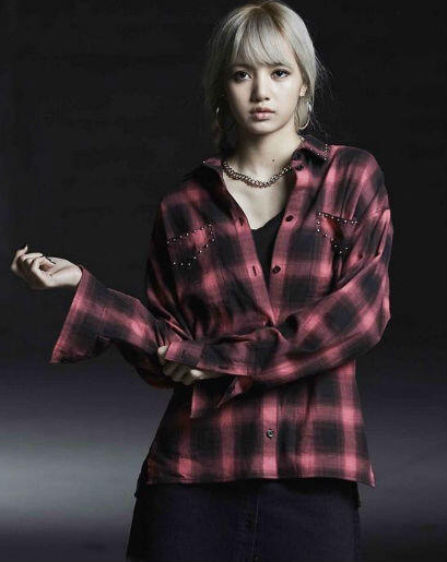 12 Inspirasi Outfit Ala Lisa Blackpink, Khusus Cewek Tomboi