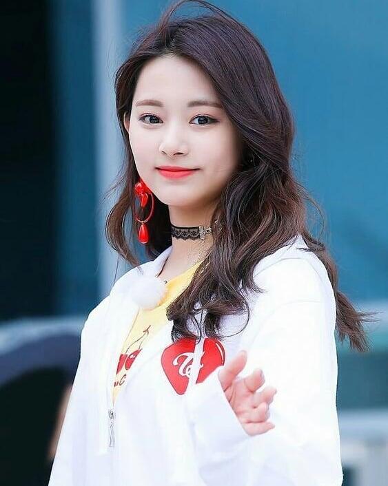 Happy Tzuyu Day.