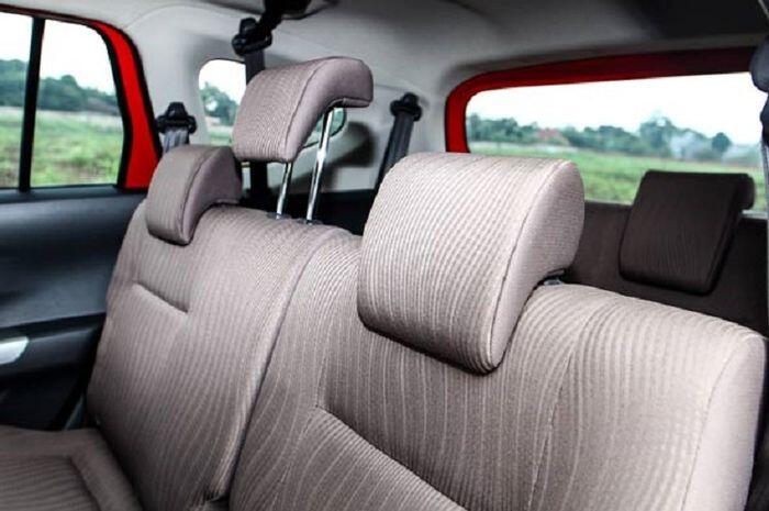 Sering Dilepas, Ternyata Headrest Memiliki Fungsi yang Cukup Vital loh!