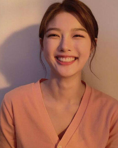 Akan Beradu Akting Dengan Ji Chang Wook, Intip 7 Pesona Kim Yoo Jung
