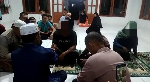 Terbukti Mesum dengan Suami Orang, Polisi Syariat di Aceh Tak Dihukum Cambuk