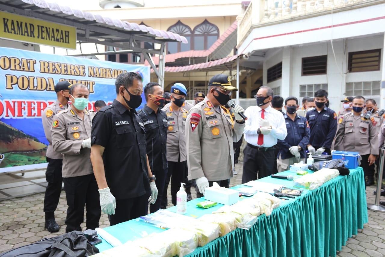 Kapolda Sumut " Dit Res Narkoba Berhasil Gagalkan 15 Kg Sabu , 1 Tsk Tewas